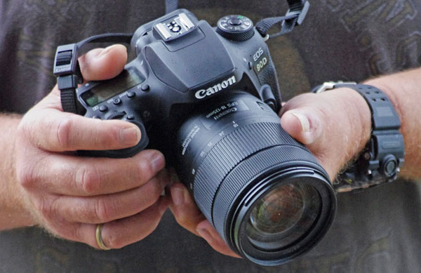buitenspiegel volwassene Ruim Canon EOS 90D Review: Fast & Versatile Mid-Size Camera Proves DSLRs Aren't  Dead | Shutterbug