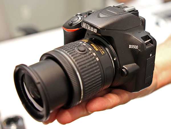 Nikon D3500 - Camera