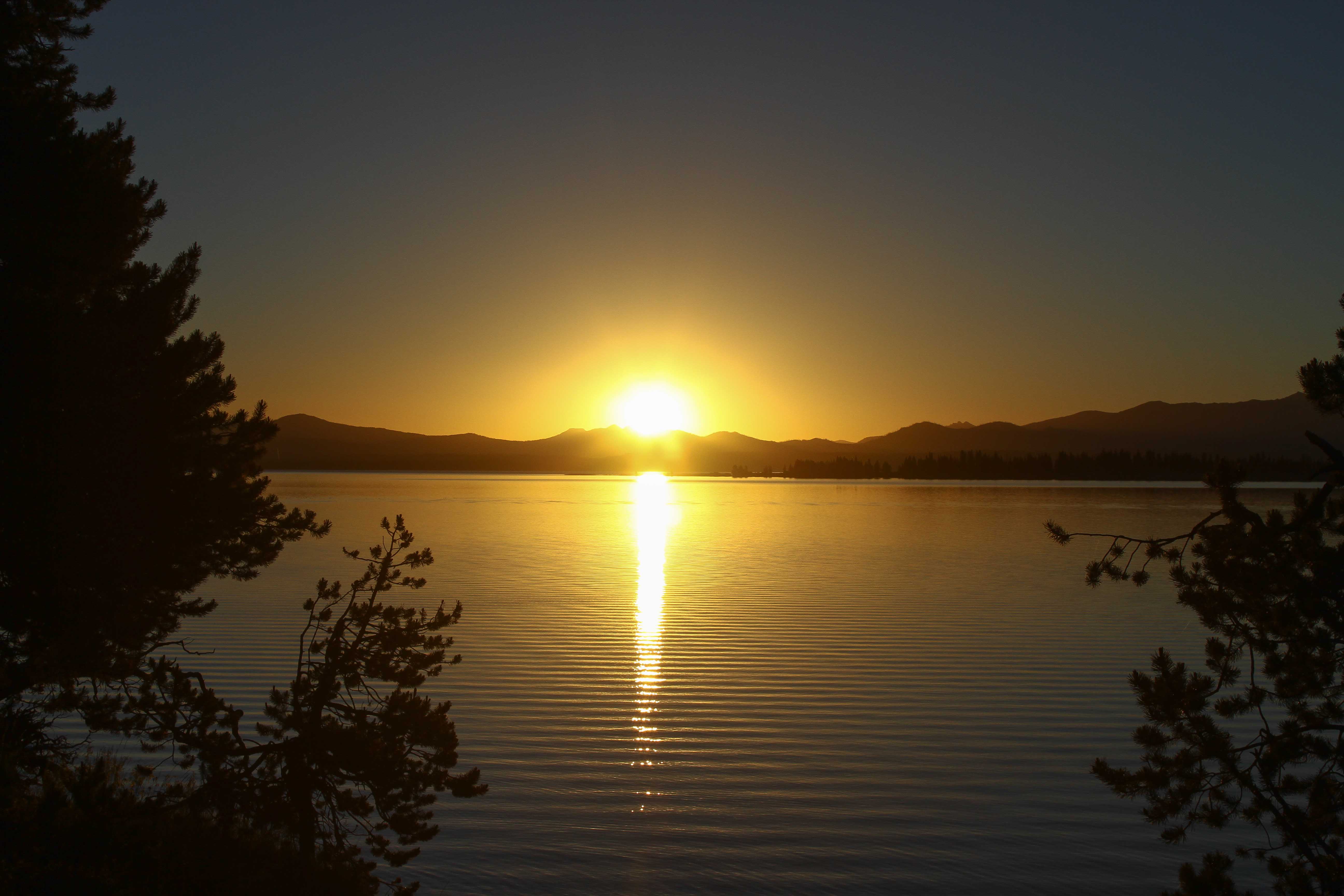 Sunrise over Yellowstone Lake | Shutterbug