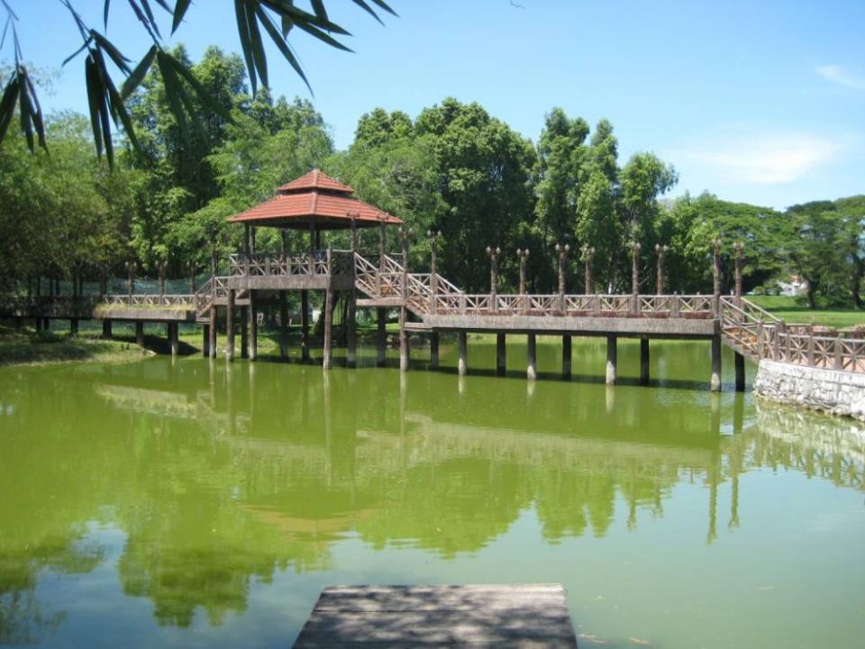 Park in Ipoh | Shutterbug